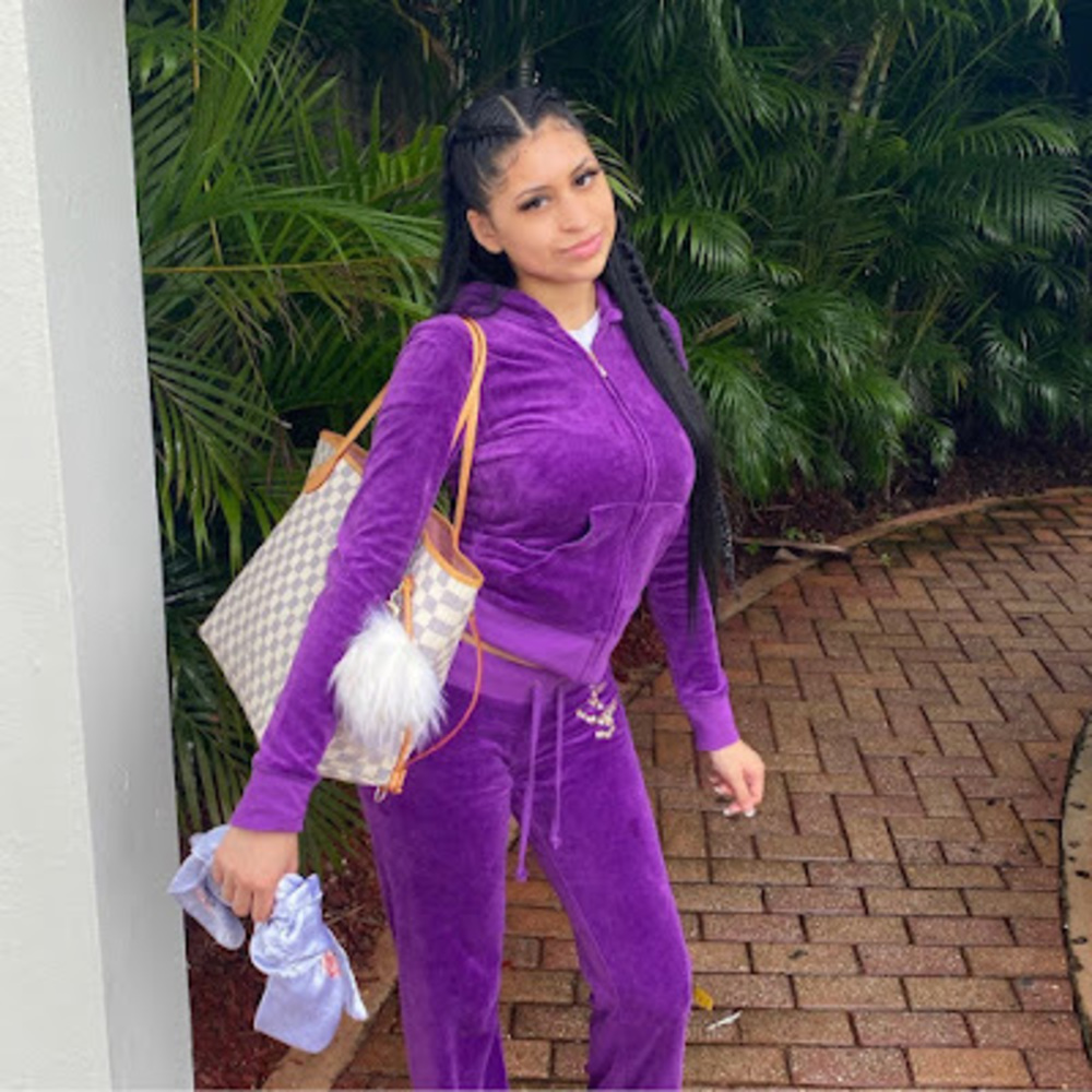 Meet your Posher, Jennifer